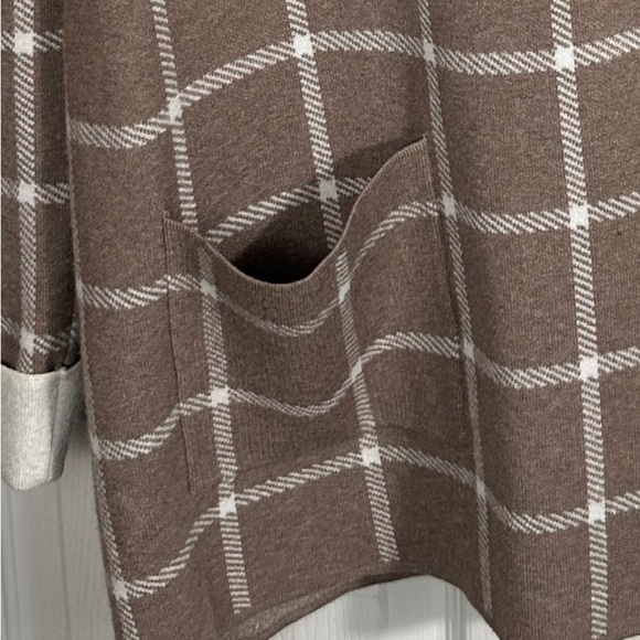 Jones New York taupe/cream size medium wrap/jacket/sweater, cozy, soft, warm - Picture 3 of 12
